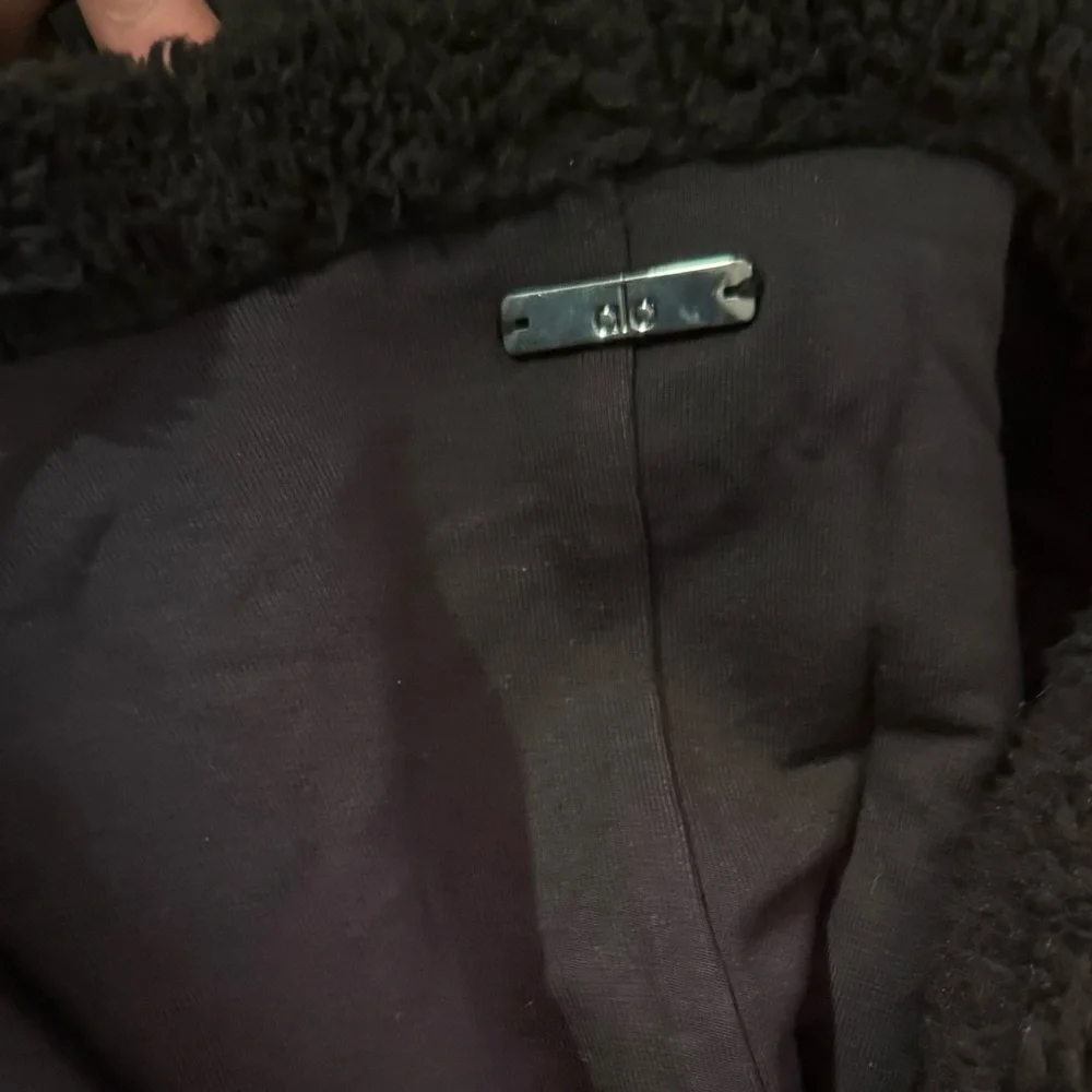 Alo Scarf Neck Warmer Black.‎
